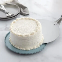 Nordic Ware Etagère ø 25 Cm Kunststof Blauw -Kookwinkel 50005 dessert stand w cake 780x780 52447.1617722755.1280.1280